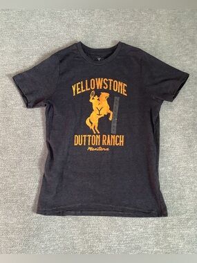 Yellowstone Dutton Ranch New Graphic Tee - Gray with Gold Print Sz. L